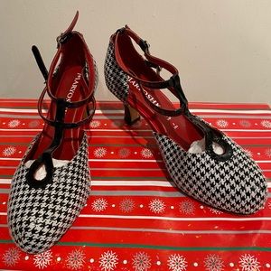 Anais black and white heel by Maryoshka